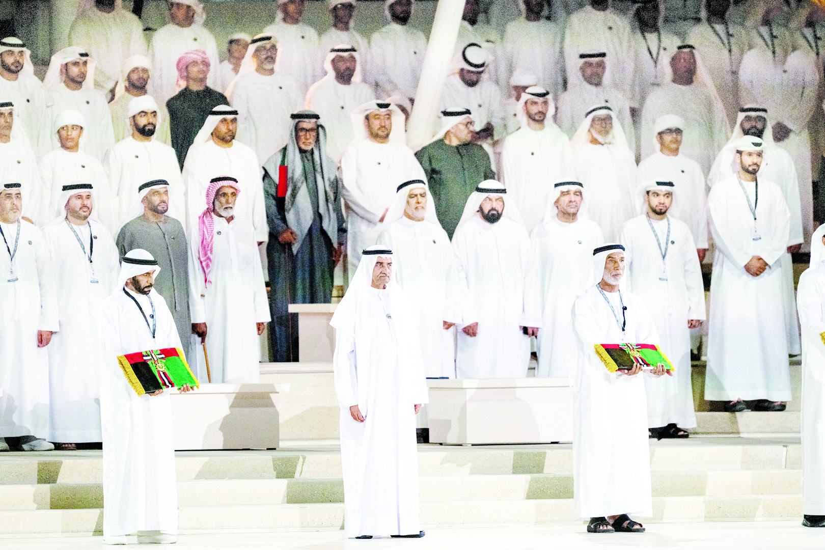 حاكم الفجيرة يشهد مراسم يوم الشهيد في واحة الكرامة ويكرّم 4 أُسر